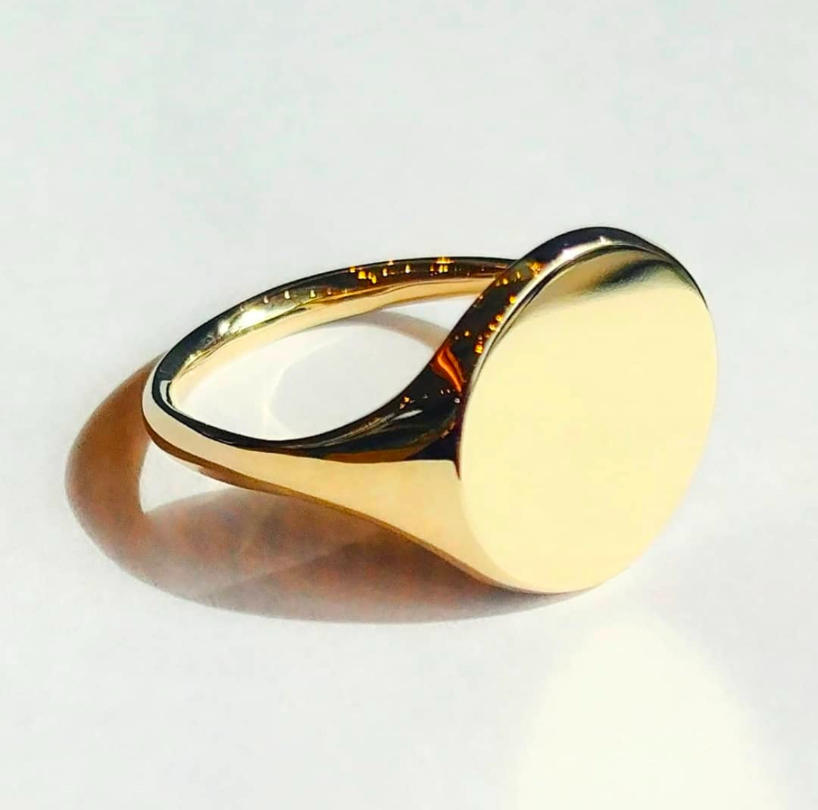 Blank 18k yellow gold round signet ring large face low profile mirror polish ready for engraving — Bear Goldsmithing Toronto